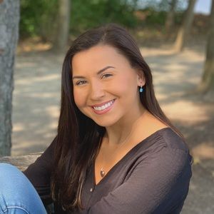 Meet your Posher, Olivia